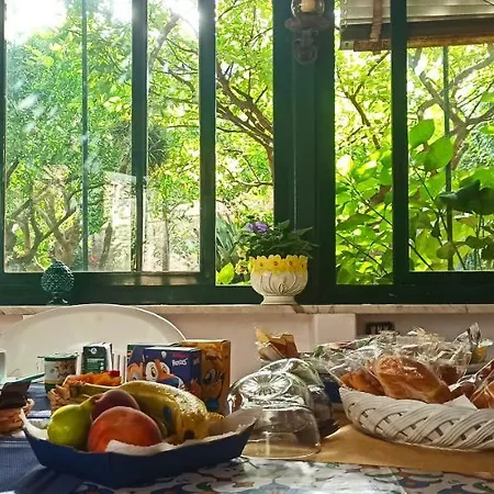 לינה וארוחת בוקר Dei Fiori *