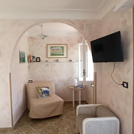 Dei Fiori לינה וארוחת בוקר קאפרי