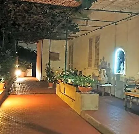 Dei Fiori לינה וארוחת בוקר